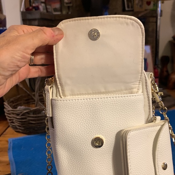 HOUSE OF HARLOW 1960 LUXE WHITE PEBBLED CROSSBODY BAG, CARD HOLDER, GOLD CHAINS - Picture 4 of 14